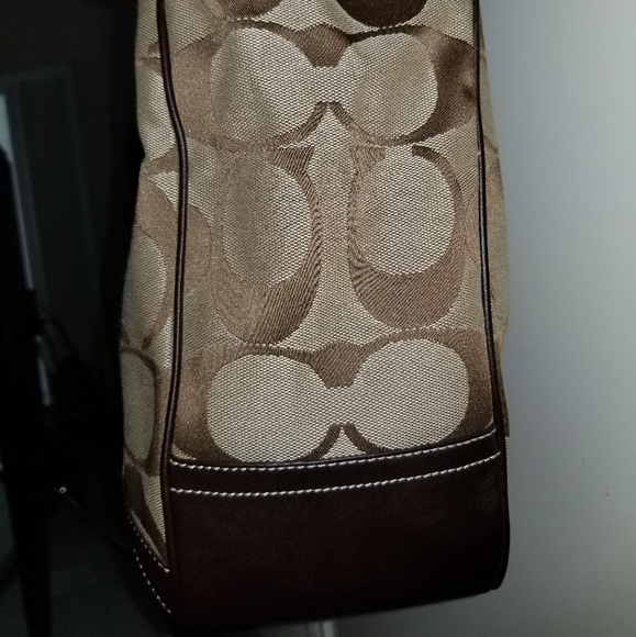 COACH LARGE HOBO PURSE - Picture 4 of 8